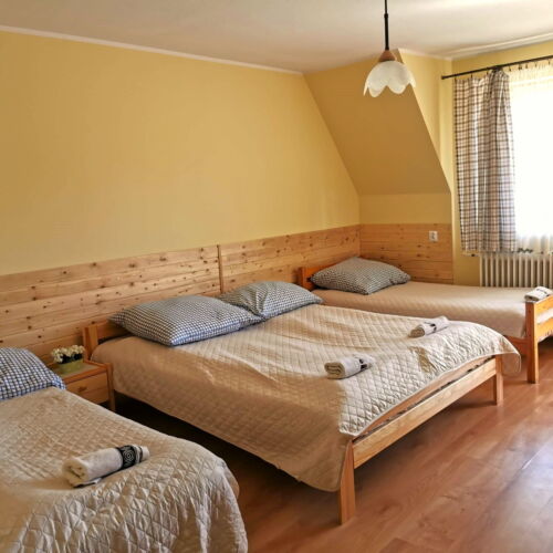 Balcony 5 Person Room