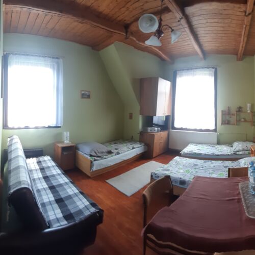 Pokój 4-osobowy na piętrze z widokiem na góry