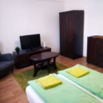 Whole House 2-Room Apartment for 4 Persons with Garden