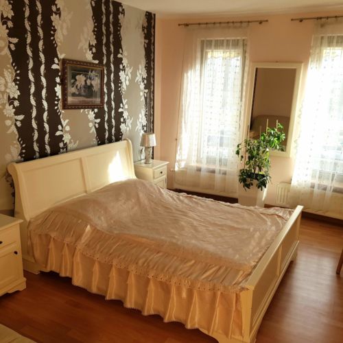 Upstairs Twin Room ensuite