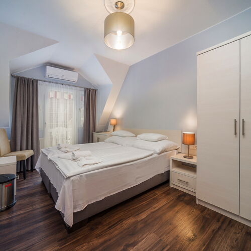 Camera dubla standard la etaj