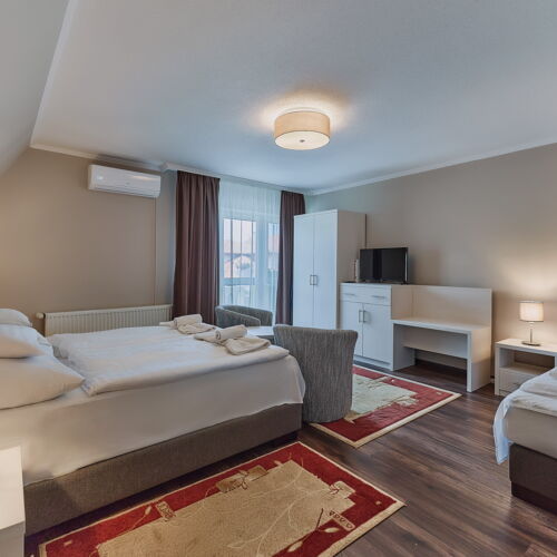 Camera pentru 5 pers.