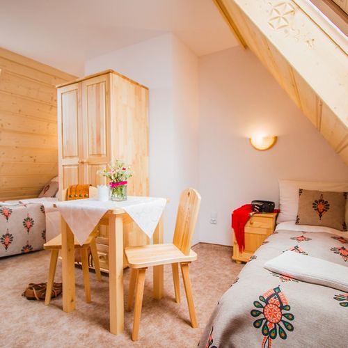 Apartament 3-osobowy z łazienką z aneksem kuchennym z 1 pomieszczeniem sypialnianym