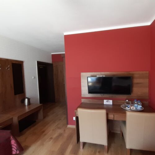 Camera twin la etaj cu balcon