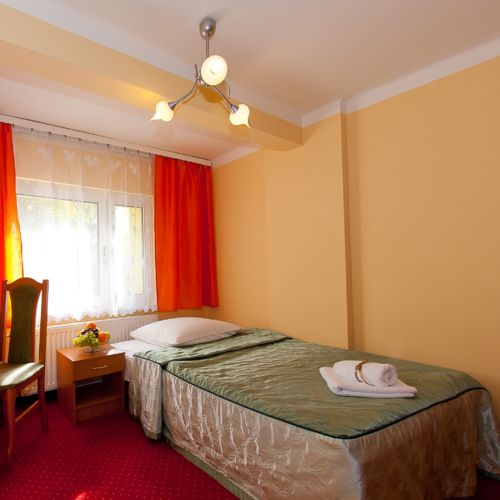 Camera single la etaj