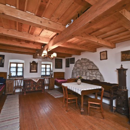 Premium Family Farmhouse for 10 Persons