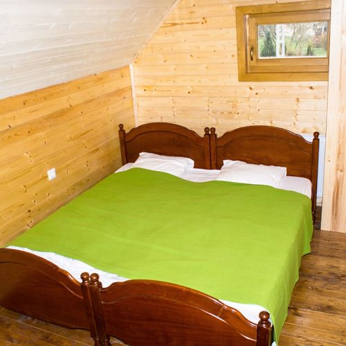 Cabană pentru 10 pers. (se inchirieaza doar integral)