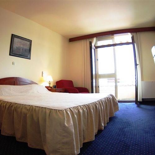 Sea View Upstairs Double Room (extra bed available)