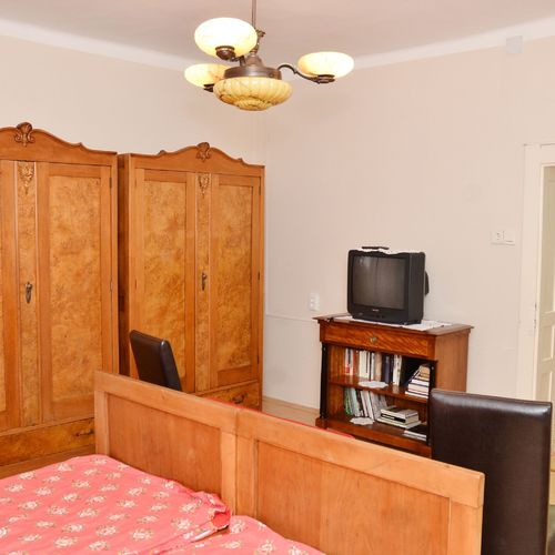 Apartman pro 5 os. se 2 ložnicemi na přízemí celý Dům