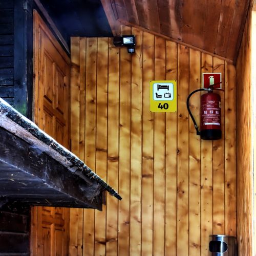 Domek letniskowy 5-osobowy na piętrze z widokiem na las