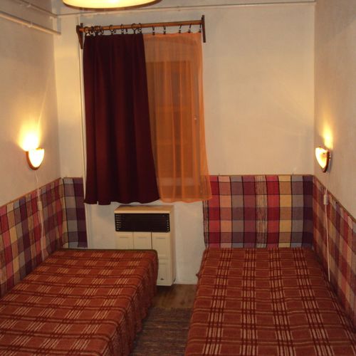 Pokoj pro 2 os. s výhledem do dvora na přízemí