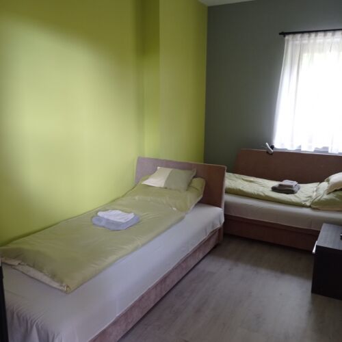 Pokoj s koupelnou s klimatizací pro 2 os.