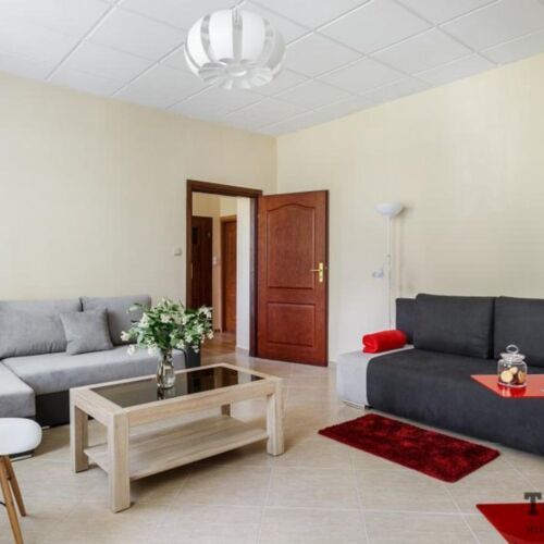 Apartament 4-osobowy na piętrze z łazienką z 1 pomieszczeniem sypialnianym