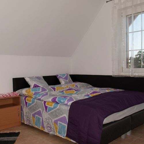 Pokoj s manželskou postelí