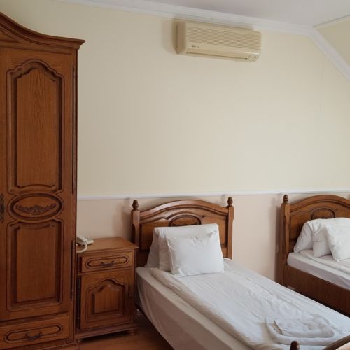 Pokoj s koupelnou s terasou pro 3 os.