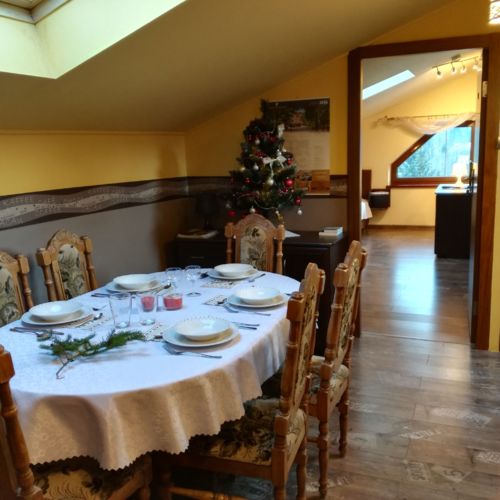 Apartament 6-osobowy na poddaszu z klimatyzacją z 3 pomieszczeniami sypialnianymi