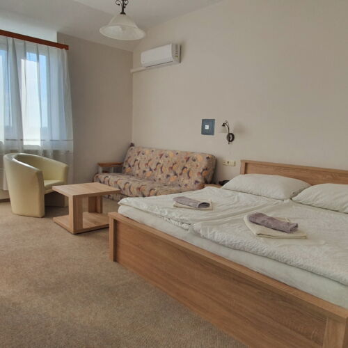 Camera tripla confort cu panoramă