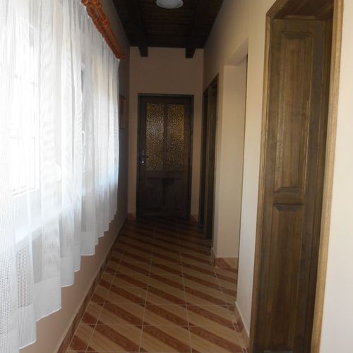 Casa de vacanta la parter toata casa pentru 7 pers. (se inchirieaza doar integral)