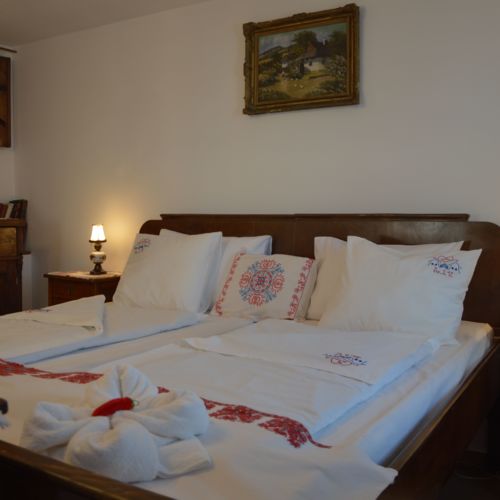 Apartament la parter cu chicinetă proprie cu 1 camera pentru 2 pers.