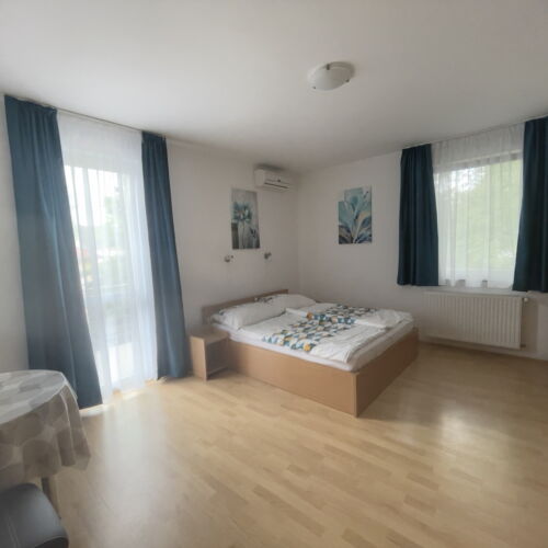 Apartament la etaj cu balcon cu 1 camera pentru 2 pers.