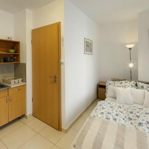 Apartament 2-osobowy na piętrze z tarasem z 1 pomieszczeniem sypialnianym