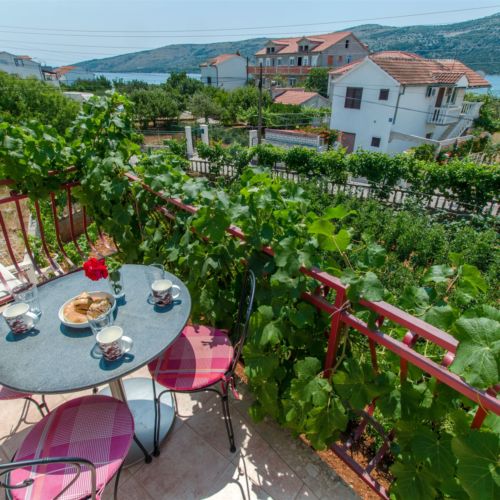 Sea View 2-Room Air Conditioned Apartment for 4 Persons