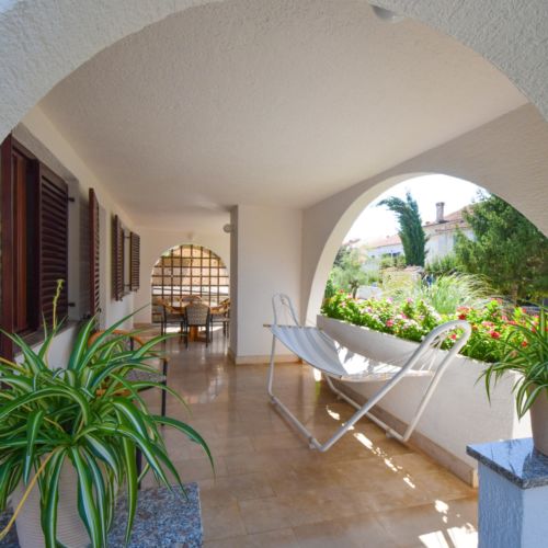 Apartament 4-osobowy z balkonem z klimatyzacją z 2 pomieszczeniami sypialnianymi