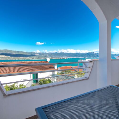 Apartament cu aer condiționat cu vedere spre mare cu 1 camera pentru 2 pers.