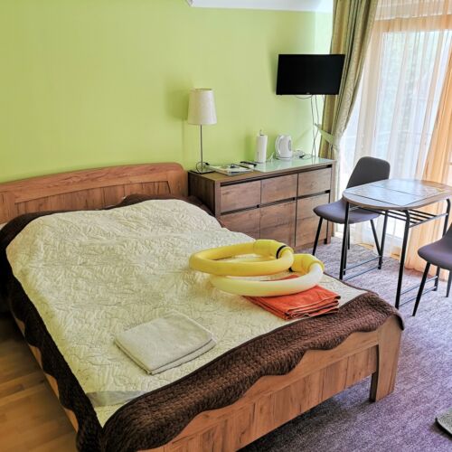 Studio 1-Room Apartment for 2 Persons with Kitchenette