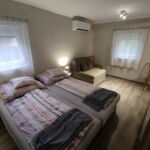 Apartament lux cu aer condiționat cu 1 camera pentru 2 pers. (se poate solicita pat suplimentar)