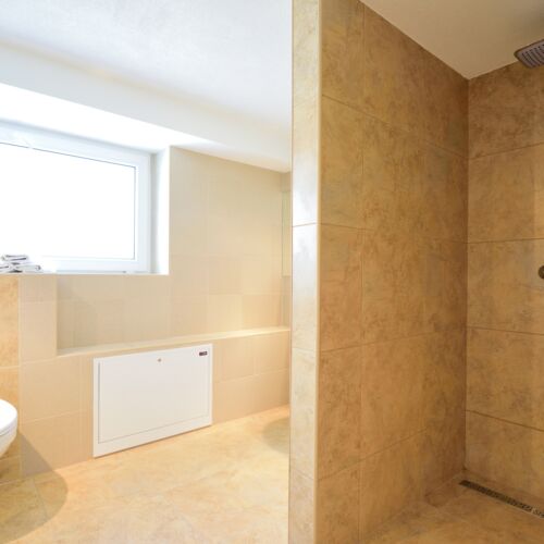 Mountain View Ground Floor Apartment for 4 Persons