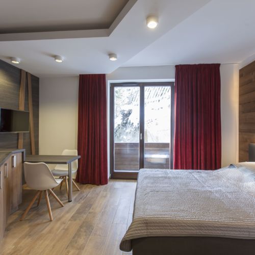 Upstairs 1-Room Apartment for 2 Persons with Kitchen