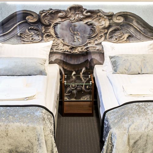 Deluxe City View Twin Room