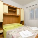 Apartament cu aer conditionat cu terasa cu 3 camere pentru 5 pers.