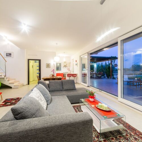 Casă de vacanță cu aer condiționat cu vedere spre mare pentru 6 pers. (se inchirieaza doar integral)