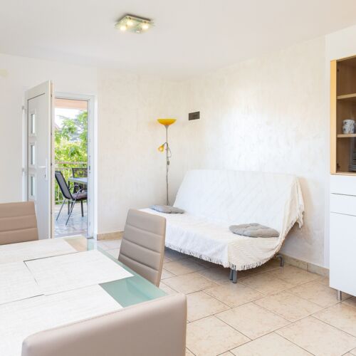 Apartament 2-osobowy na piętrze z widokiem na ogród z 1 pomieszczeniem sypialnianym (możliwa dostawka)