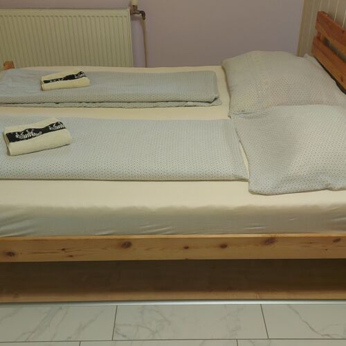 Apartament cu baie cu chicinetă proprie cu 1 camera pentru 3 pers.