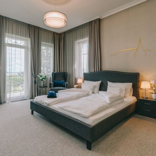 Pokój 2-osobowy z balkonem z widokiem na jezioro