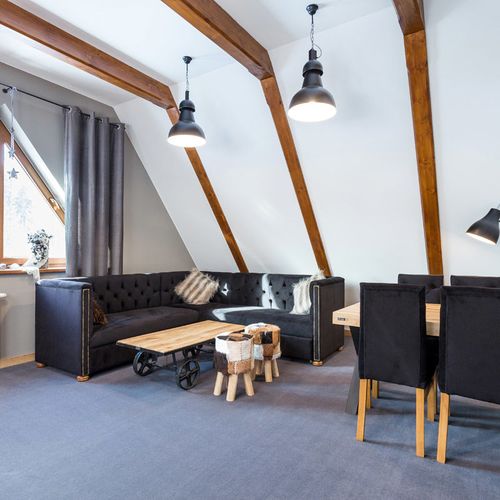 Apartament 5-osobowy na poddaszu z widokiem na góry z 3 pomieszczeniami sypialnianymi