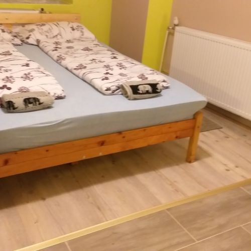 Apartament cu baie lCD TV pentru 2 pers. (se inchirieaza doar integral)