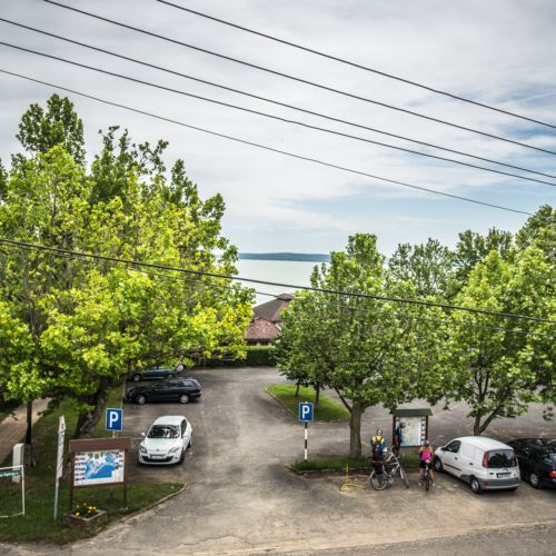 Rezydencja pokój 4-osobowy na piętrze z widokiem na jezioro z 1 pomieszczeniem sypialnianym (możliwa dostawka)