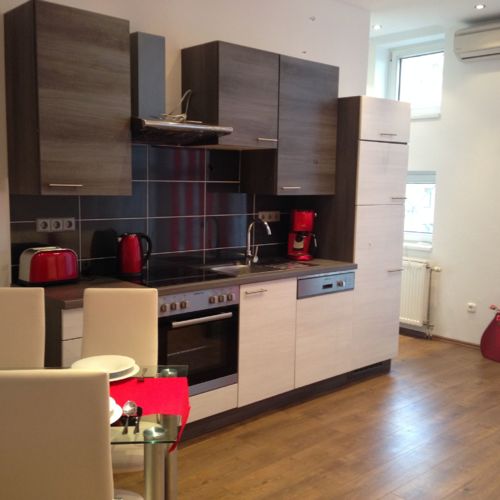 Apartament superior la etaj pentru 3 pers. (se inchirieaza doar integral)