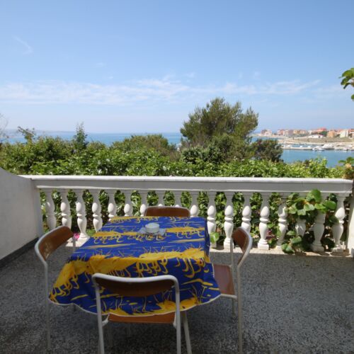 Sea View Air Conditioned Triple Room S-6476-a
