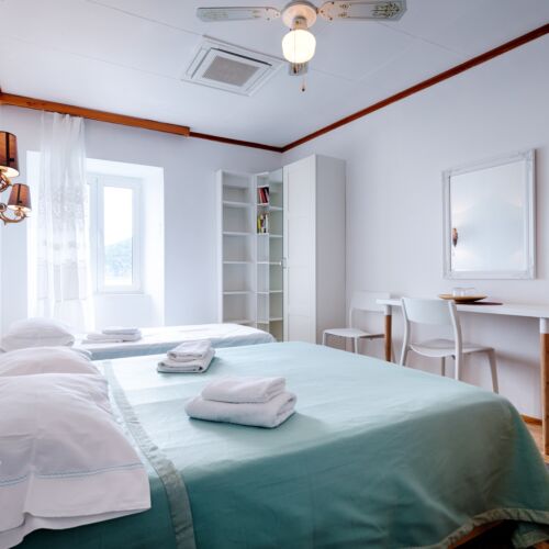 Pokój 3-osobowy z klimatyzacją z tarasem S-2431-e