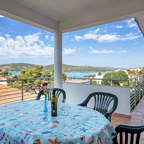 Apartament 5-osobowy z klimatyzacją z widokiem na morze z 2 pomieszczeniami sypialnianymi A-4295-a