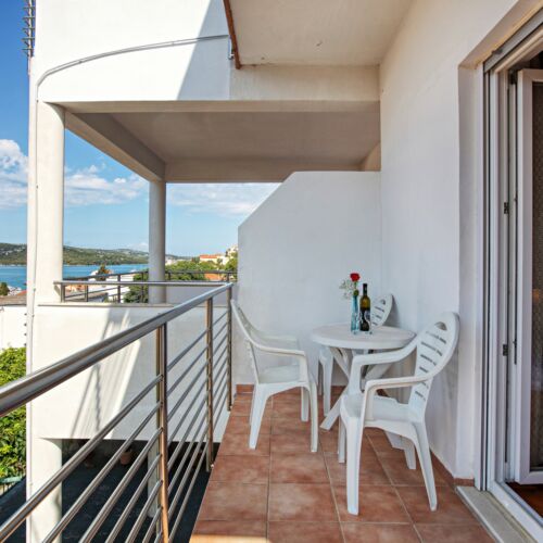 Apartament 3-osobowy z klimatyzacją z widokiem na morze z 1 pomieszczeniem sypialnianym A-4295-b