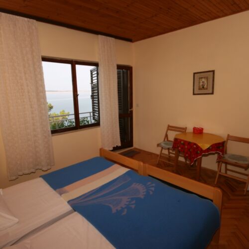 Apartament 4-osobowy z klimatyzacją z widokiem na morze z 3 pomieszczeniami sypialnianymi A-6589-a