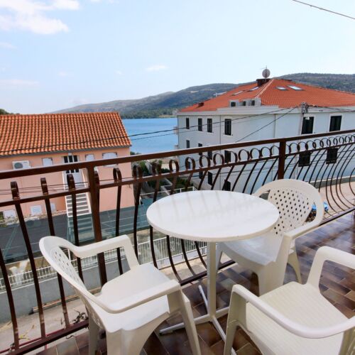 Apartament 3-osobowy z klimatyzacją z widokiem na morze z 1 pomieszczeniem sypialnianym A-10003-c