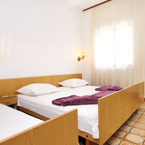 Apartament 3-osobowy z tarasem z 1 pomieszczeniem sypialnianym AS-10003-c