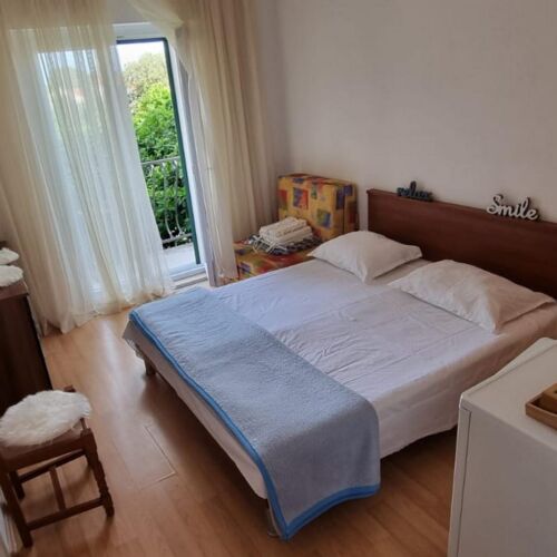 Pokój 3-osobowy z klimatyzacją z balkonem S-5658-b